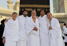 عمر حفيد الرئيس الراحل حسني مبارك يؤدي مناسك الحج (صور) 4 14 e1780220732664