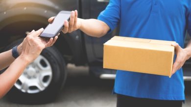 قرار جديد بشأن استلام الطرود من شركات الشحن بالسعودية.. تفاصيل 6 استلام طرد - تعبيرية