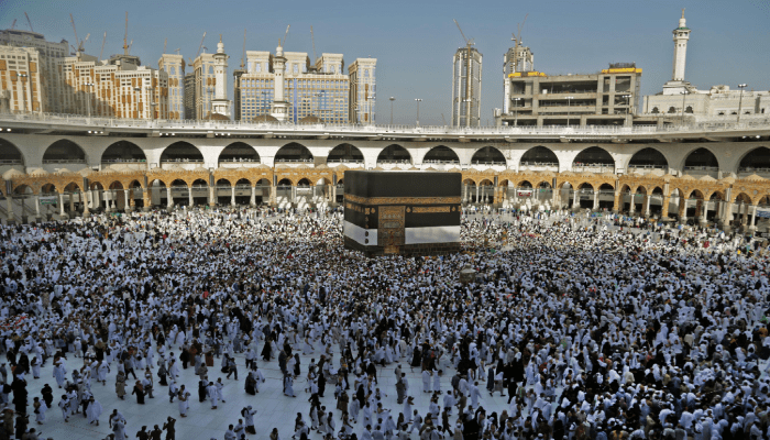 العشر الأوائل من ذي الحجة 2026 للمغترب