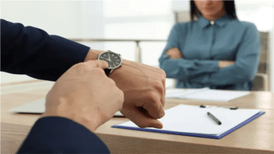 بحكم قضائي.. موظفة بالشارقة تعود لعملها وتحصل على تعويض 825 ألف درهم 6 فصل موظفة - تعبيرية