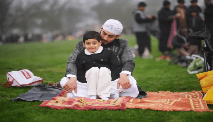 كيف تفهّم طفلك معنى عيد الأضحى والذبح بدون خوف؟.. دليل للأهل 3 معنى عيد الأضحى والذبح دون خوف