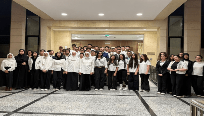 استعدادا لامتحانات الثانوية 2026 في الكويت.. تفاصيل لقاء السفير مع الطلاب المصريين 3 لقاء السفير المصري مع الطلاب مع اقتراب امتحانات الثانوية 2026 في الكويت
