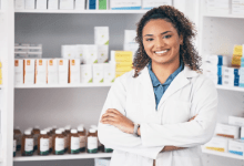 عودة الطبيبة المصرية للعمل في السعودية 2026.. 7 خطوات لاستعادة التصنيف والترخيص بعد سنوات من الانقطاع 3 Is a Pharmacist a Doctor scaled.jpg