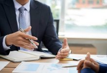 شركات التوظيف أو العقارات الوهمية