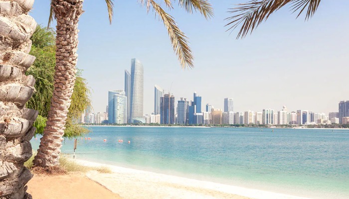 الشواطئ المجانية في أبوظبي.. ما هي أفضل أوقات الزيارة للعائلات؟ 1 الشواطئ المجانية في أبوظبي
