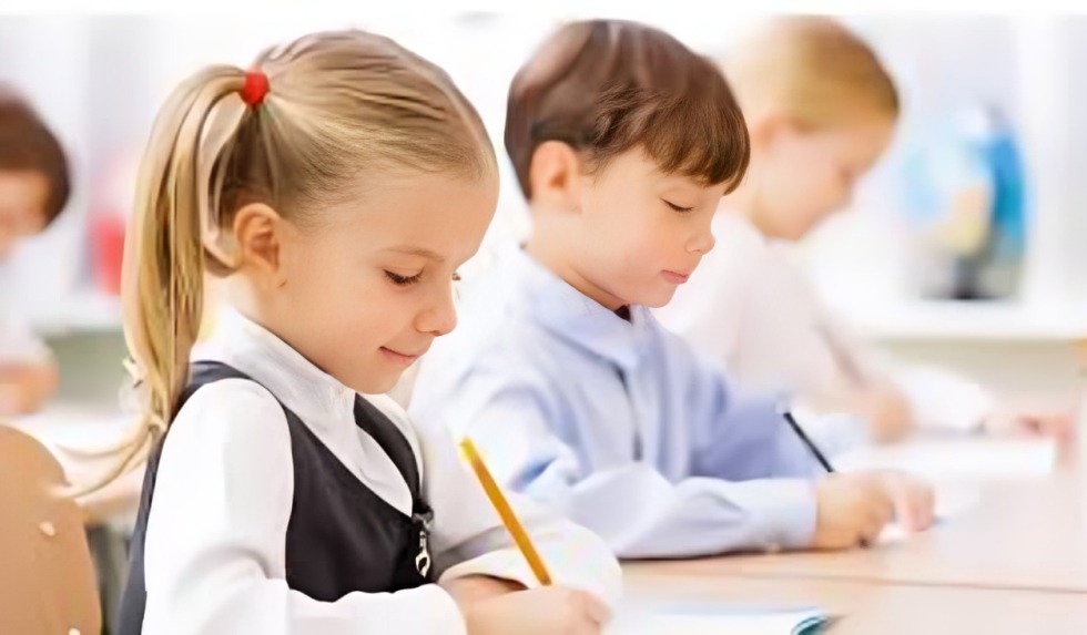 المدارس الحكومية في الإمارات للمقيمين