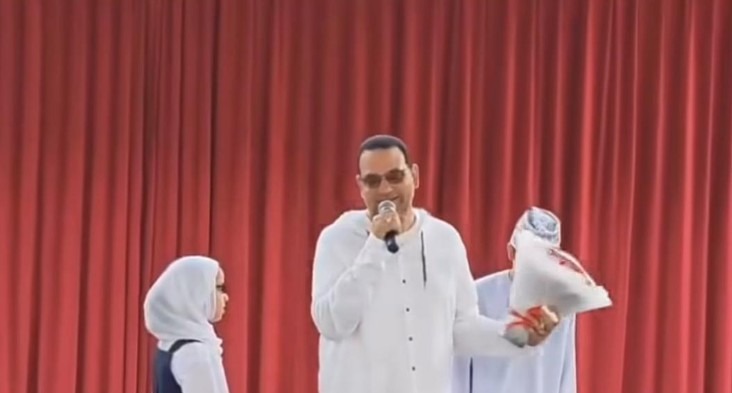 مع 1