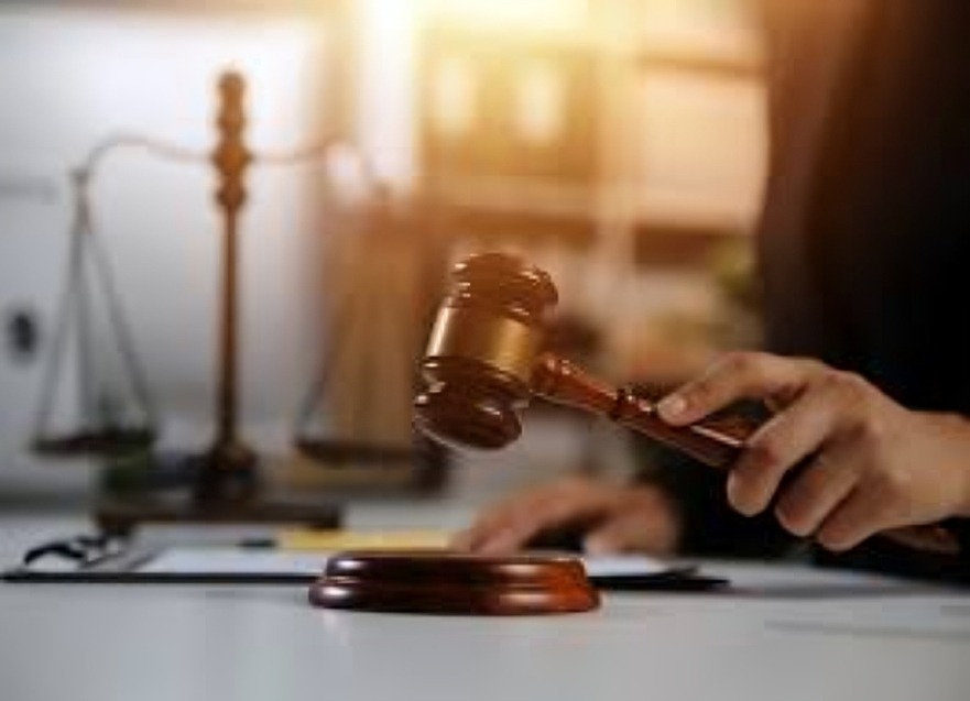 إقراض الأموال في الإمارات.. خطوات قانونية عند وجود تحويل بنكي ومحادثات واتساب 2 إقراض الأموال في الإمارات