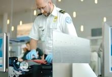 تفتيش الحقائب في مطار القاهرة