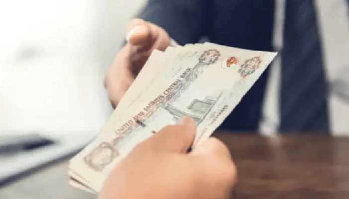 تأخر الراتب في الإمارات لم يعد تفصيلًا.. ماذا يحدث بعد اليوم الخامس؟ 1 تأخر الراتب في الإمارات