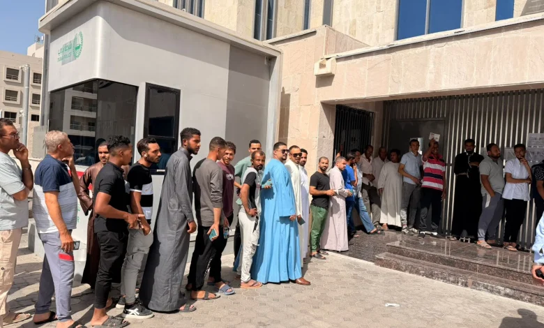 347955 إقبال المصريين على التصويت فى دبى