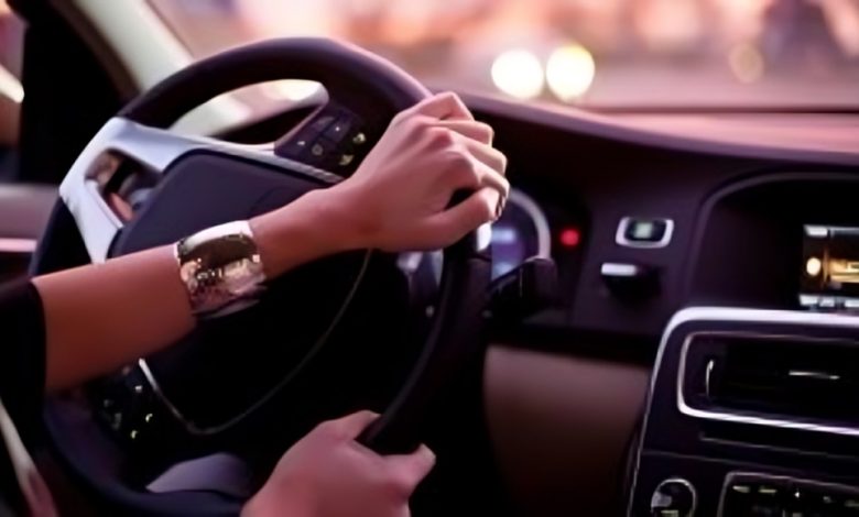 القيادة بدون رخصة في الإمارات.. ماذا يحدث بعد الحبس وحجز السيارة؟ 1 القيادة بدون رخصة في الإمارات