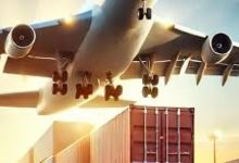 نوال صفنضلة جلالة الملك يستقبل المتسلقة المغربية نوال صفنضلة ويوشحها جلالته بوسام المكافأة الوطنية من درجة ضابط استقبل صاحب الجلالة الملك محمد السادس، نصره الله، اليوم الاثنين بالقصر الملكي بالرباط، المتسلقة المغربية نوال صفنضلة، التي تمكنت مؤخرا من تسلق قمتي إيفيريست ولوتسي، دفعة واحدة. وخلال هذا الاستقبال، وشح جلالة الملك، حفظه الله، السيدة نوال صفنضلة بوسام المكافأة الوطنية من درجة ضابط. أسرع طرق شحن الكراتين من الإمارات إلى مصر