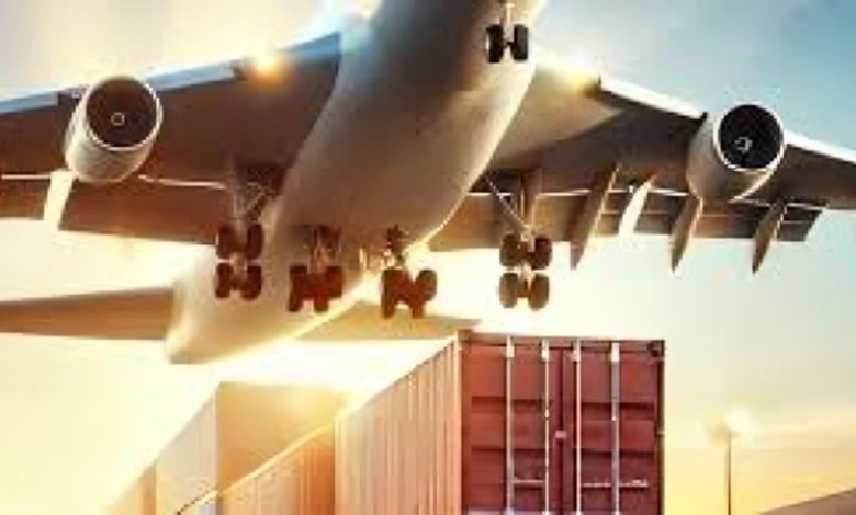نوال صفنضلة جلالة الملك يستقبل المتسلقة المغربية نوال صفنضلة ويوشحها جلالته بوسام المكافأة الوطنية من درجة ضابط استقبل صاحب الجلالة الملك محمد السادس، نصره الله، اليوم الاثنين بالقصر الملكي بالرباط، المتسلقة المغربية نوال صفنضلة، التي تمكنت مؤخرا من تسلق قمتي إيفيريست ولوتسي، دفعة واحدة. وخلال هذا الاستقبال، وشح جلالة الملك، حفظه الله، السيدة نوال صفنضلة بوسام المكافأة الوطنية من درجة ضابط. أسرع طرق شحن الكراتين من الإمارات إلى مصر