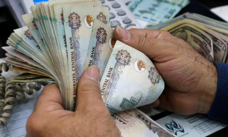 من اليوم الثاني إلى اليوم 21.. ماذا يحدث لصاحب العمل إذا تأخر راتبك في الإمارات؟ 1 611