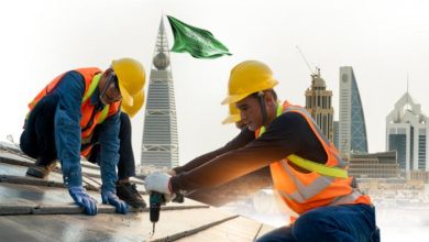 هل تؤثر مهنة «عامل» على نقل الكفالة وتغيير الوظيفة في السعودية مستقبلًا؟ 7 مهنة عامل - تعبيرية