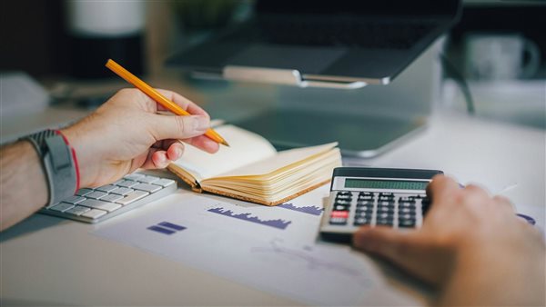 حلول قانونية وإنسانية للعمالة المتعثرة ماليًا في السعودية.. كيف تتجاوز الأزمة؟ 2 تراكم الديون - تعبيرية