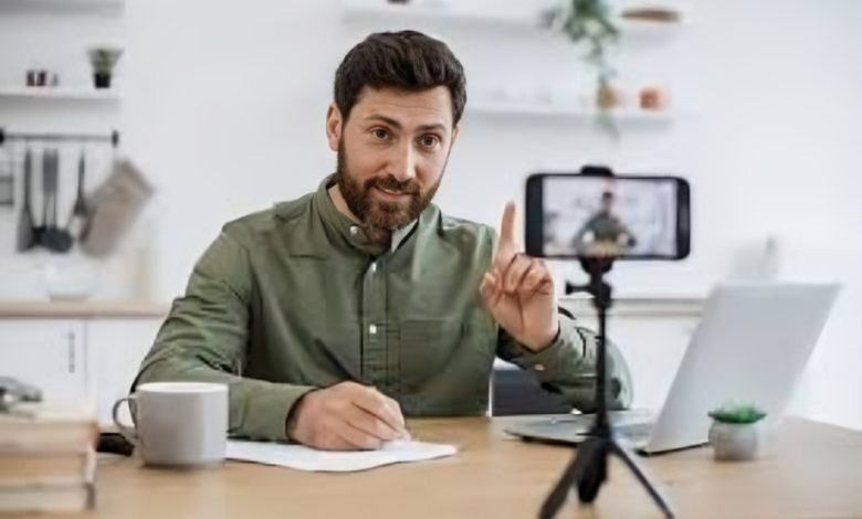 المؤثرون في الخليج.. كيف تتحول الشهرة إلى تجارة؟ 1 المؤثرون في الخليج