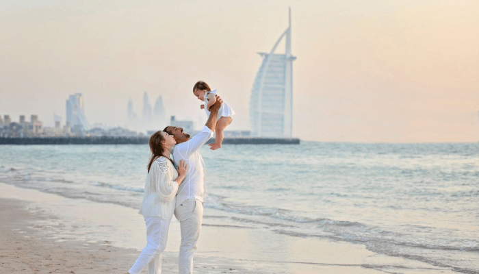 إقامة الأسرة في الإمارات خلال الصيف