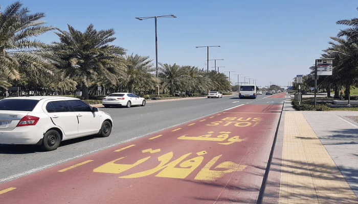 مخالفة دخول مسارات الحافلات والتاكسي في دبي