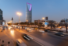 8 مشكلات شائعة في نقل الخدمات بعد انتهاء الإقامة بالسعودية.. وأبرز الحلول 5 الفرق بين الإقامة المميزة في السعودية وبين إقامة العمل