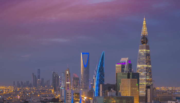 تحويل الزيارة إلى إقامة للأبناء في السعودية