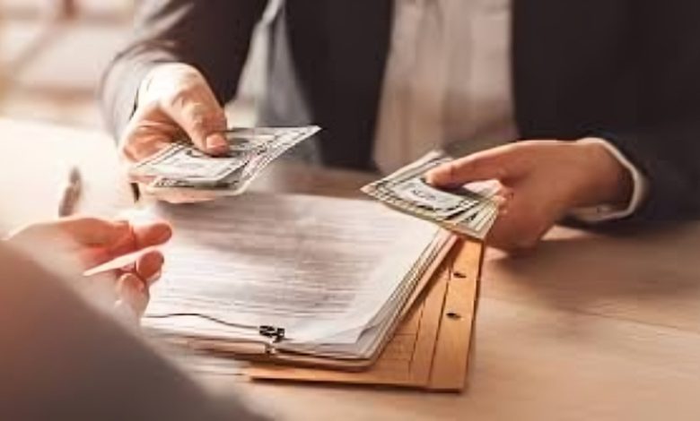 كيف تسترد حقك المالي في الإمارات؟ دليل الشكوى والإثبات أمام القضاء 1 رفع شكوى مالية في الإمارات