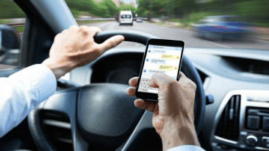 مخالفة استخدام الهاتف أثناء القيادة في السعودية
