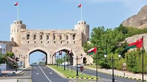 عُمان وحظر العمل في المواقع المكشوفة.. دليل المصريين العاملين في الإنشاءات والخدمات 3 سلطنة عمان تبدأ حظر الظهيرة