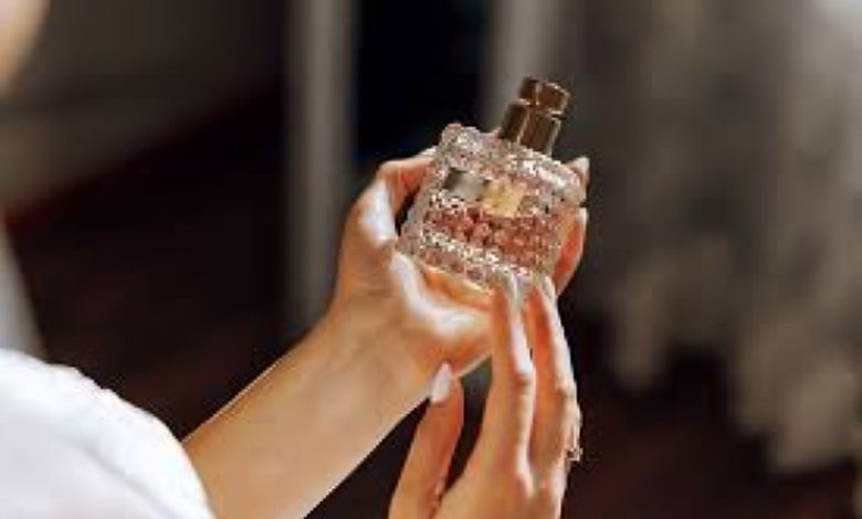 عطور تدوم طويلًا في حر الخليج
