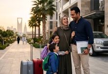 زيارة عائلية للأم من مصر إلى السعودية 2026.. 5 مستندات وهل تحتاج إلى توثيق؟ 3 تجديد إقامة الزوجة والأبناء أم تحويلها إلى زيارة
