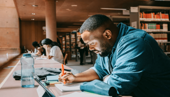 نقل الأبناء من التعليم الخليجي إلى المدارس والجامعات المصرية
