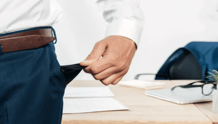 كيف تتصرف إذا تأخر راتبك بعد تحديث نظام حماية الأجور