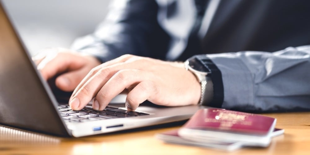 تعديل الوضع في الإمارات للمقيمين الجدد
