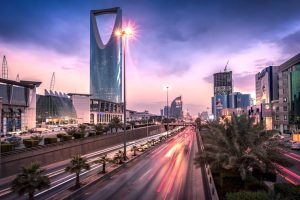 الاستقدام أم الزيارات؟ 7 فروق تحسم الخيار الأفضل لاستقرار الأسرة في السعودية 4 استقدام الأسرة - أرشيف