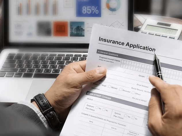 100 ألف جنيه عند الفصل من العمل.. تفاصيل تأمين المصريين بالخارج ومزاياه 2 تأمين المصريين بالخارج - تعبيرية