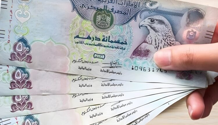 موعد صرف الرواتب الجديد في الإمارات - تعبيرية