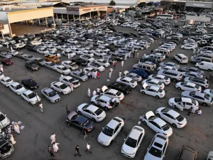 سوق سيارات في السعودية