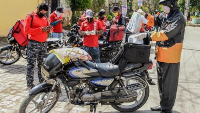 عمال توصيل
