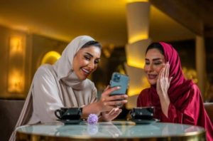 المقاهي النسائية في الخليج.. لماذا تزداد شعبيتها في 2026؟ 3 نسائيط