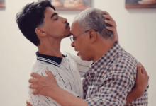 علي زكريا.. الطالب المصري الأول على الكويت بالقسم العلمي يحلم بدراسة الطب 2 12155 1