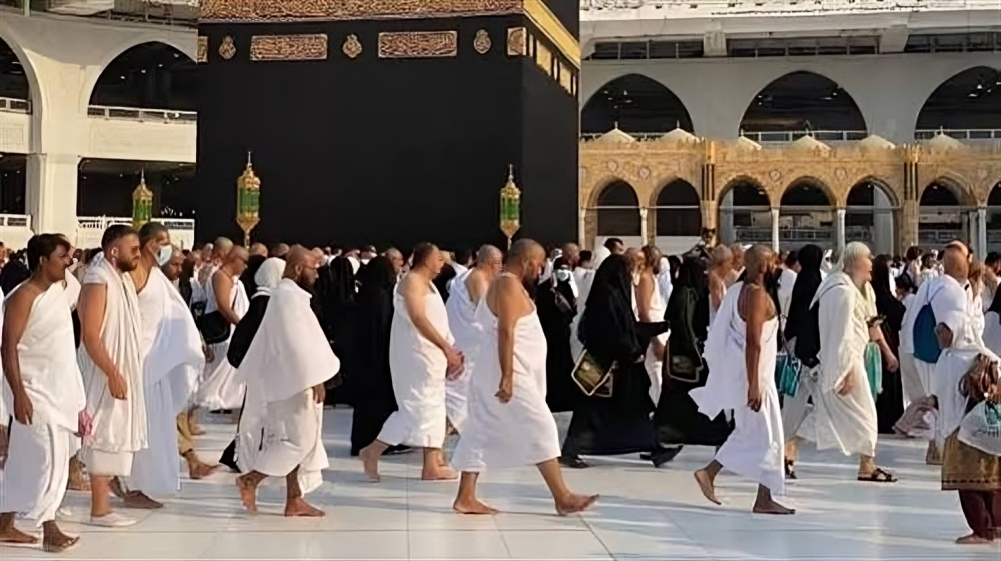 زيارة الوالدة أم تأشيرة العمرة من مصر؟.. مقارنة التكلفة والمزايا وأفضل اختيار 3 تأشيرة العمرة متعددة الدخول