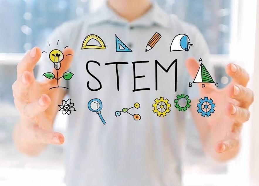 قطر تطلق برنامج STEM الصيفي 2026.. فرصة لتنمية مهارات الطلاب في العلوم والتكنولوجيا 2 قطر تطلق برنامج STEM الصيفي 2026
