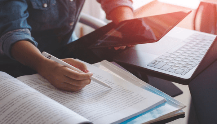 الفرق بين معادلة شهادات الجامعات الحكومية والخاصة في الإمارات 1 الفرق بين معادلة شهادات الجامعات الحكومية والخاصة في الإمارات