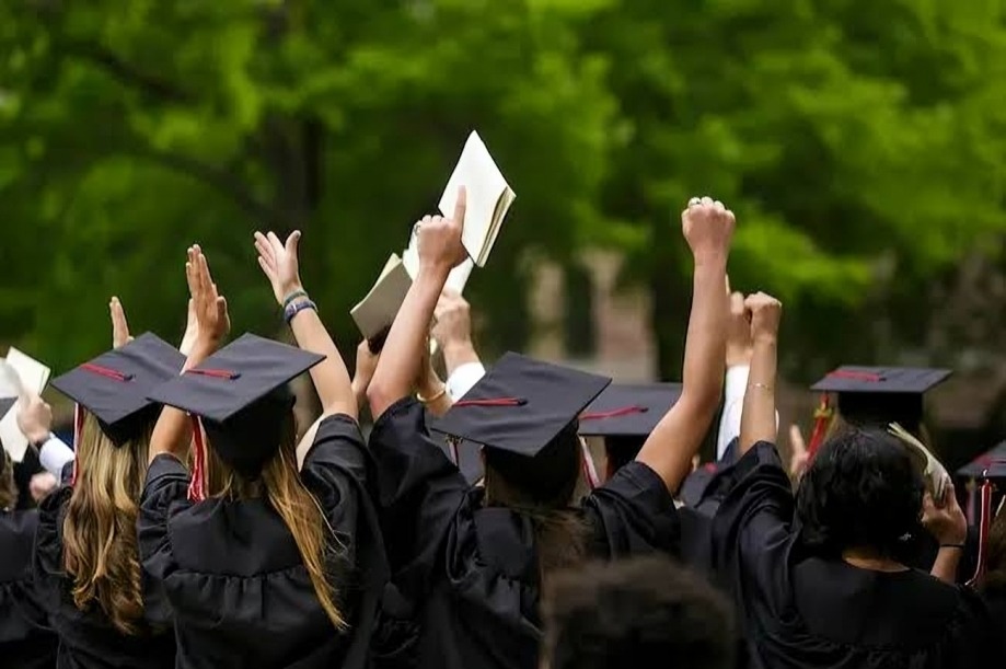 طلاب البحرين وسلطنة عمان.. دليل الالتحاق بالجامعات المصرية بعد الثانوية 2 القبول بالجامعات المصرية