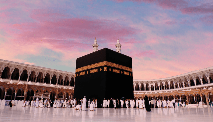 تأشيرة العمرة أم الزيارة العائلية