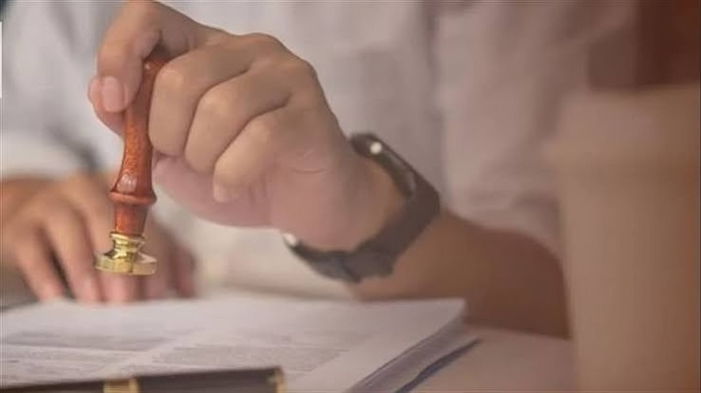 اختلاف المهنة بين جواز السفر والإقامة في الإمارات.. هل يؤثر على المعادلة؟ 2 اختلاف المهنة بين جواز السفر والإقامة في الإمارات