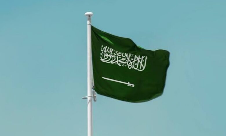 رسوم تجديد الإقامة ورخصة العمل في السعودية