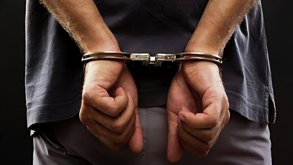 سرقة الملابس في السكن المشترك بالإمارات.. الإجراءات القانونية وطرق تقديم البلاغ 2 سرقة الملابس في السكن المشترك بالإمارات