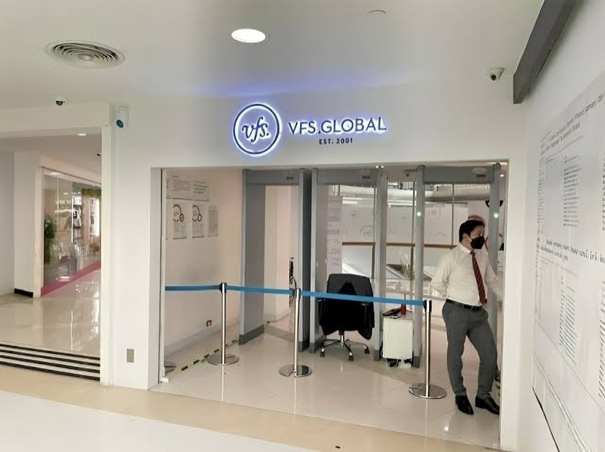 المعادلة عبر VFS في الإمارات.. هل يتم التواصل مع الجامعة بالبريد الإلكتروني أم مندوب؟ 2 المعادلة عبر VFS في الإمارات